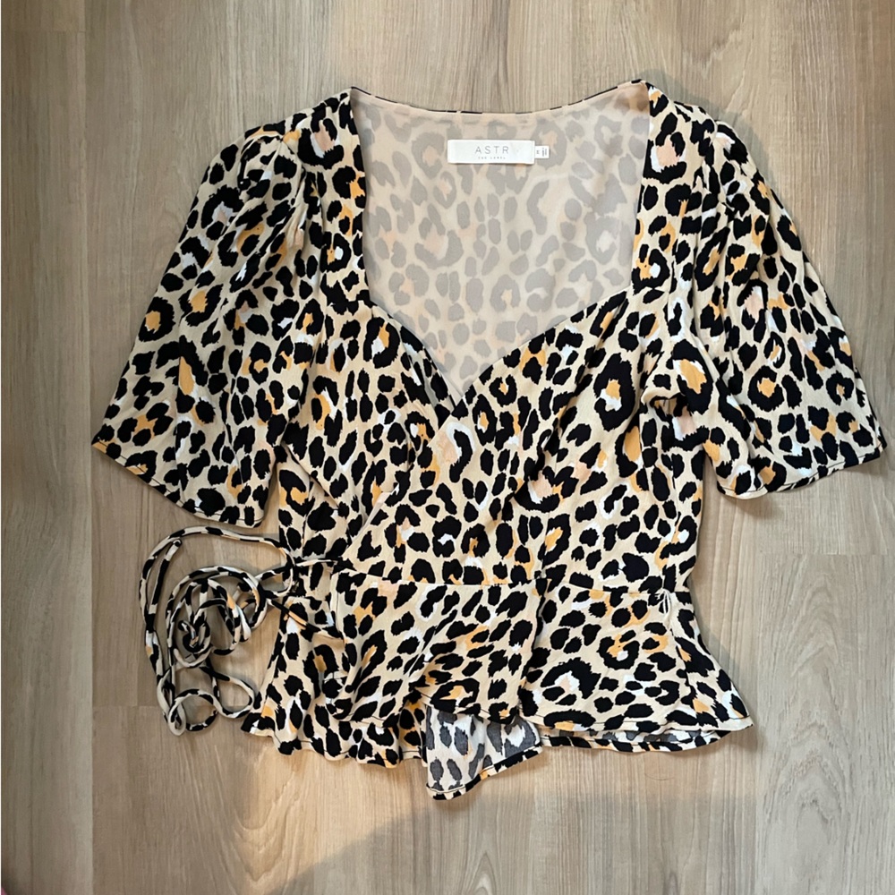 ASTR the LABEL wrap top